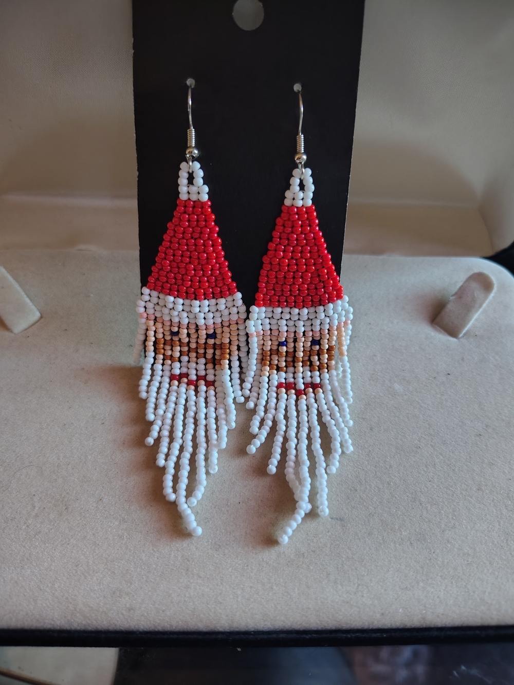 🎅 Festive Beaded Santa Fringe Earrings – Christmas Holiday Jewelry